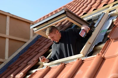 Pose de fenêtres de toit Velux à Houchin